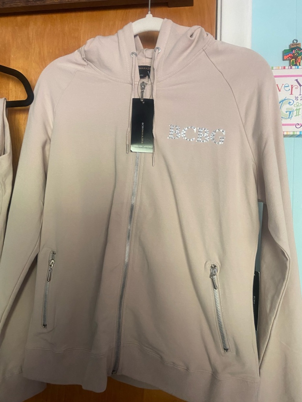 ✌️BCBGMaxAzria Beige Zip-Up Hoodie/Pants with Silver Logos/Hardware - Picture 3 of 15